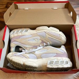 Like New! Nike Zoom Air Fire in pastel